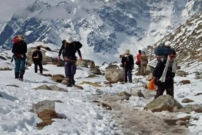 🏞️ Shimla Trekking Adventure – Where Pines Whisper and Trails Breathe