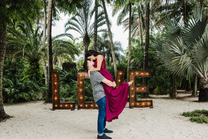 Couple's Escape: Secret Garden Party